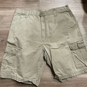 Set Of 2 Men’s Shorts Wrangler And Polo Size 36 & Medium